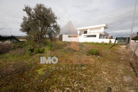 Terreno Urbano com Projeto Aprovado – Excelente Localização