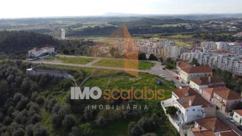 Monte Cravo - Terreno de 2.000m² para Construção de Moradias de Luxo em Santarém