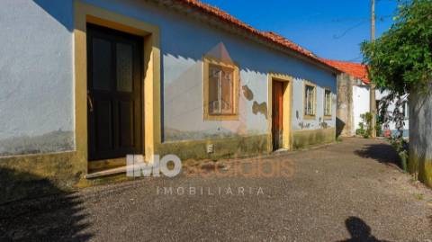 Excelente Oportunidade em Tremês - Conjunto de 2 Moradias + Terreno Urbano 