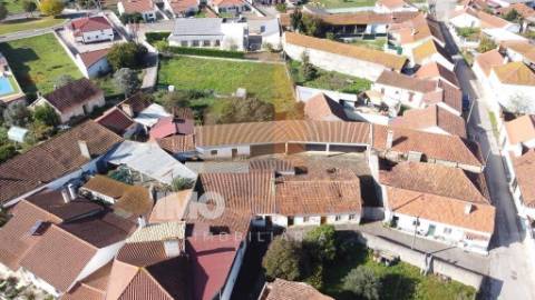 Excelente Oportunidade em Tremês - Conjunto de 2 Moradias + Terreno Urbano 