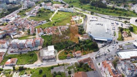 Venda Exclusiva de 5 Lotes de Terreno Urbano com Área Total de 7.595 m²