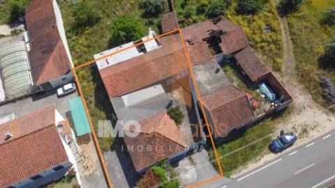 🏡 MORADIA T3 EM LOTE URBANO DE 2600m² – MOITA, PERNES