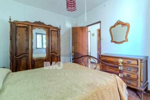 🏡 MORADIA T3 EM LOTE URBANO DE 2600m² – MOITA, PERNES