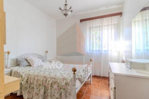 🏡 MORADIA T3 EM LOTE URBANO DE 2600m² – MOITA, PERNES