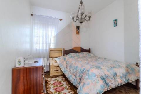 🏡 MORADIA T3 EM LOTE URBANO DE 2600m² – MOITA, PERNES