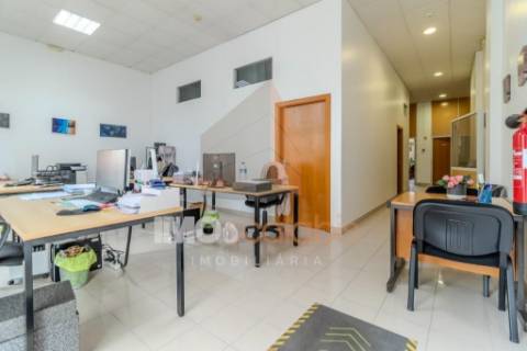 Loja com 167 m² para comércio – Santarém