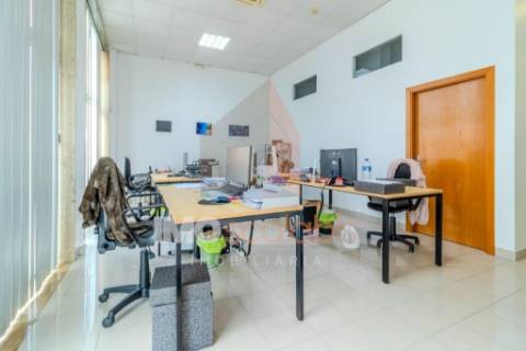 Loja com 167 m² para comércio – Santarém