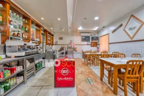 Café/Restaurante Totalmente Equipado – Pronto a Entrar | Trespasse