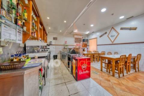 Café/Restaurante Totalmente Equipado – Pronto a Entrar | Trespasse