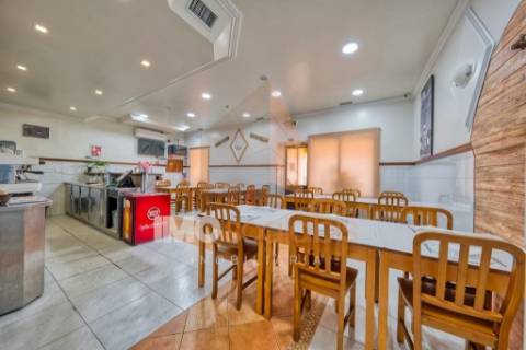 Café/Restaurante Totalmente Equipado – Pronto a Entrar | Trespasse