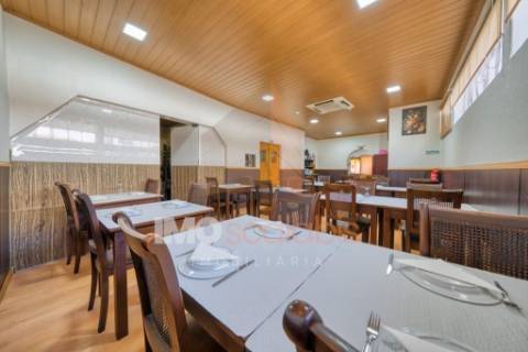 Café/Restaurante Totalmente Equipado – Pronto a Entrar | Trespasse