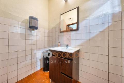 Café/Restaurante Totalmente Equipado – Pronto a Entrar | Trespasse