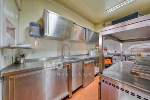 Café/Restaurante Totalmente Equipado – Pronto a Entrar | Trespasse