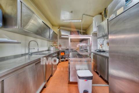 Café/Restaurante Totalmente Equipado – Pronto a Entrar | Trespasse