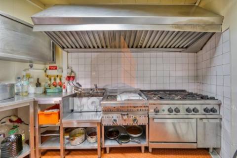 Café/Restaurante Totalmente Equipado – Pronto a Entrar | Trespasse