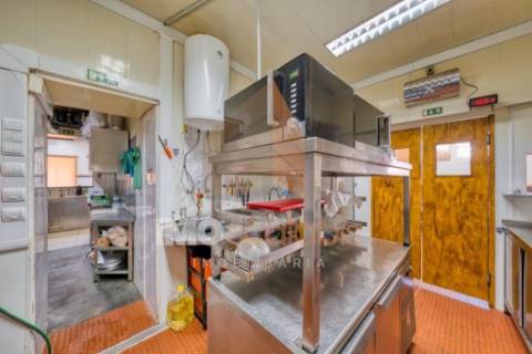 Café/Restaurante Totalmente Equipado – Pronto a Entrar | Trespasse