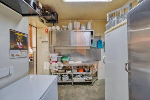 Café/Restaurante Totalmente Equipado – Pronto a Entrar | Trespasse