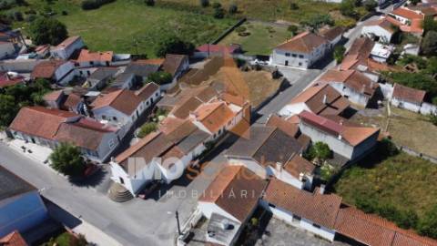  Venda de 2 Lotes de Terreno para Construção – Oportunidade Imperdível!