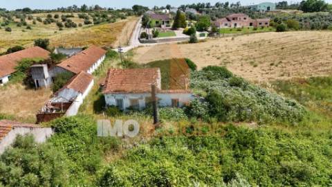 Moradia Térrea em Ruína Parcial c/ Terreno — Excelente Oportunidade a 2 km da A15 