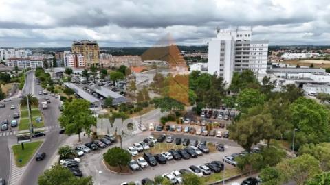 T2 com Varanda, Arrecadação e Excelente Exposição Solar - Santarém