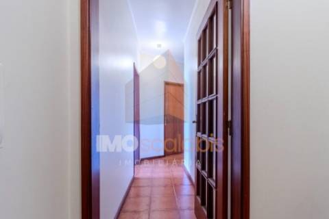 T2 com Varanda, Arrecadação e Excelente Exposição Solar - Santarém