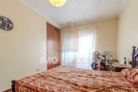 T2 com Varanda, Arrecadação e Excelente Exposição Solar - Santarém