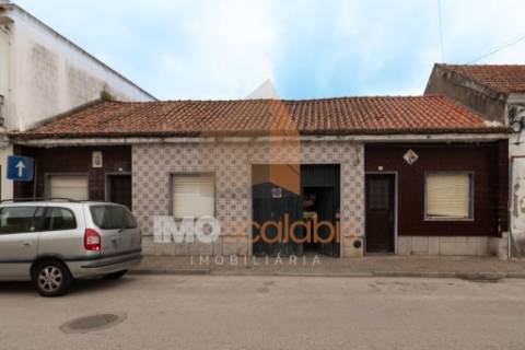 Moradias para Reabilitação Total em Almeirim – Oportunidade de Investimento