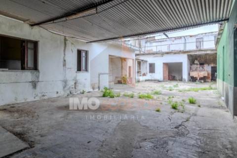 Moradias para Reabilitação Total em Almeirim – Oportunidade de Investimento