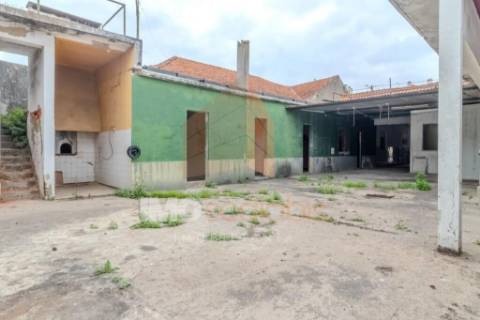 Moradias para Reabilitação Total em Almeirim – Oportunidade de Investimento