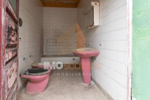 Moradias para Reabilitação Total em Almeirim – Oportunidade de Investimento