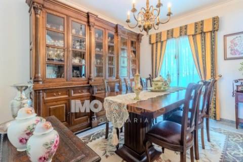 Moradia T5 a 5 minutos do centro histórico de Santarém