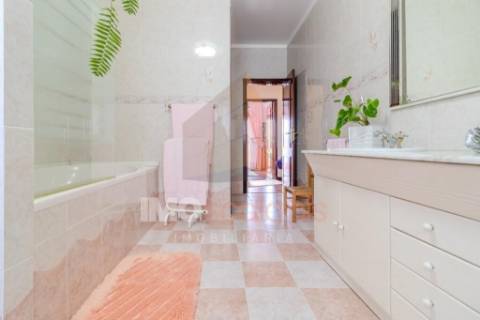 Moradia T5 a 5 minutos do centro histórico de Santarém