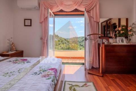 Moradia T5 a 5 minutos do centro histórico de Santarém