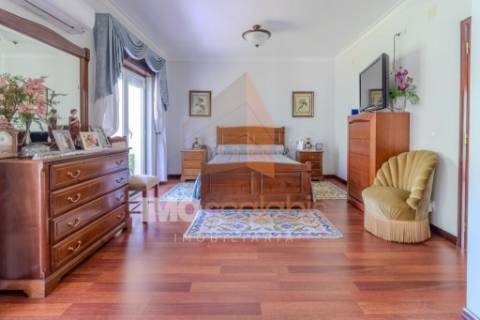 Moradia T5 a 5 minutos do centro histórico de Santarém