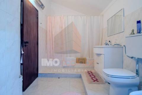 Moradia T5 com Terreno para Cultivo em Abitureiras, Santarém