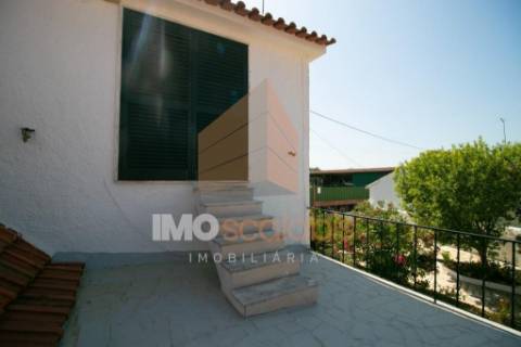 Moradia T5 com Terreno para Cultivo em Abitureiras, Santarém