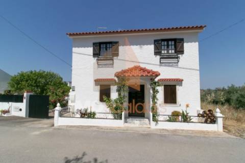 Moradia T5 com Terreno para Cultivo em Abitureiras, Santarém