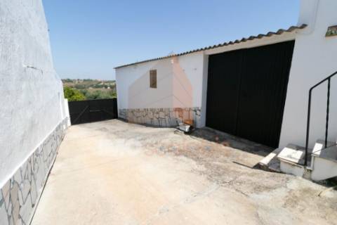 Moradia T5 com Terreno para Cultivo em Abitureiras, Santarém