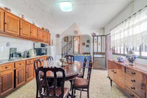 Moradia T5 com Terreno para Cultivo em Abitureiras, Santarém