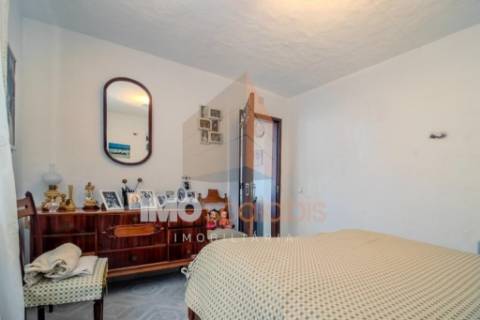 Moradia T5 com Terreno para Cultivo em Abitureiras, Santarém