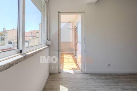 Apartamento T3, totalmente remodelado - Santarém