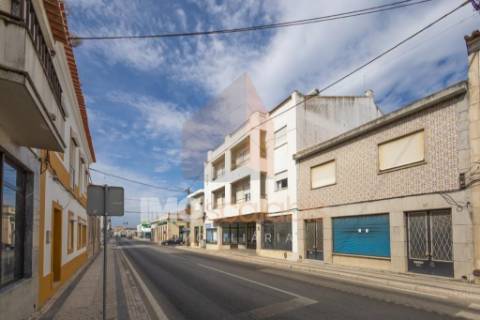 Arrendamento – Loja 80 m² | Localização Premium no Centro de Alpiarça