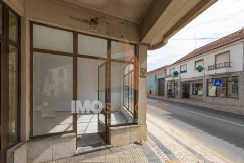 Arrendamento – Loja 80 m² | Localização Premium no Centro de Alpiarça