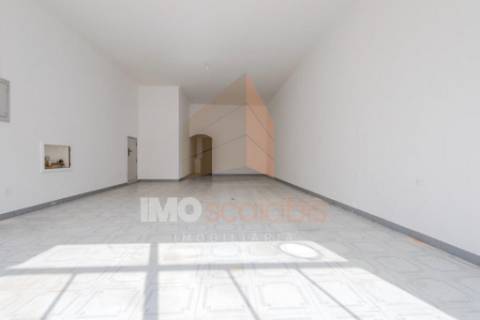 Arrendamento – Loja 80 m² | Localização Premium no Centro de Alpiarça