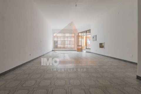 Arrendamento – Loja 80 m² | Localização Premium no Centro de Alpiarça