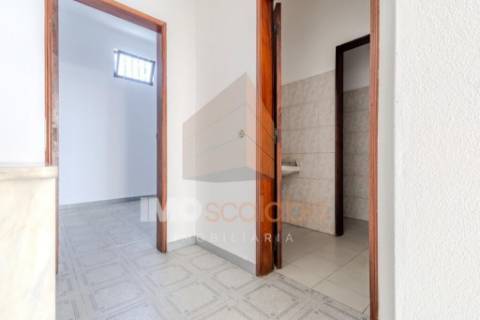 Arrendamento – Loja 80 m² | Localização Premium no Centro de Alpiarça