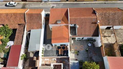 Moradia T2 Térrea com Quintal – Almeirim
