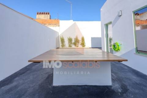 Moradia T2 Térrea com Quintal – Almeirim