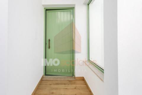 Moradia T2 Térrea com Quintal – Almeirim