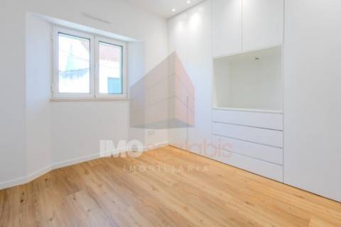 Moradia T2 Térrea com Quintal – Almeirim